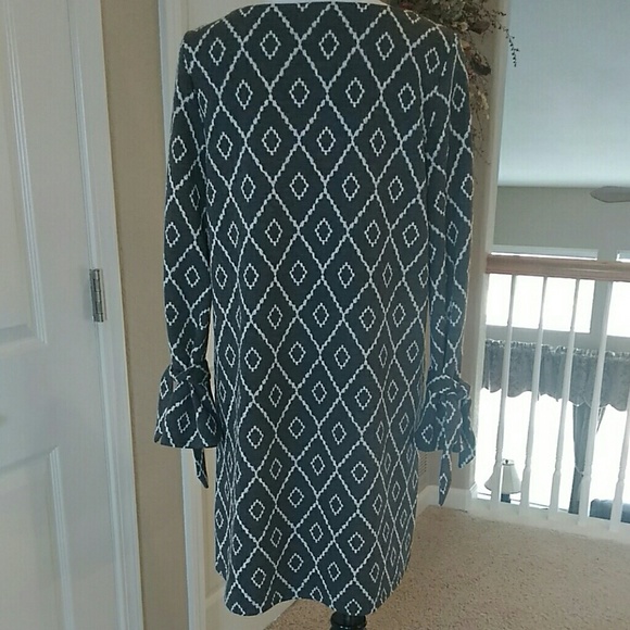 Loft Dress - Picture 4 of 4